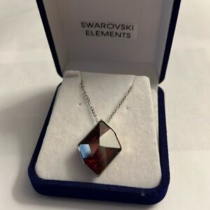 Stunning necklace with Swarovski Elements